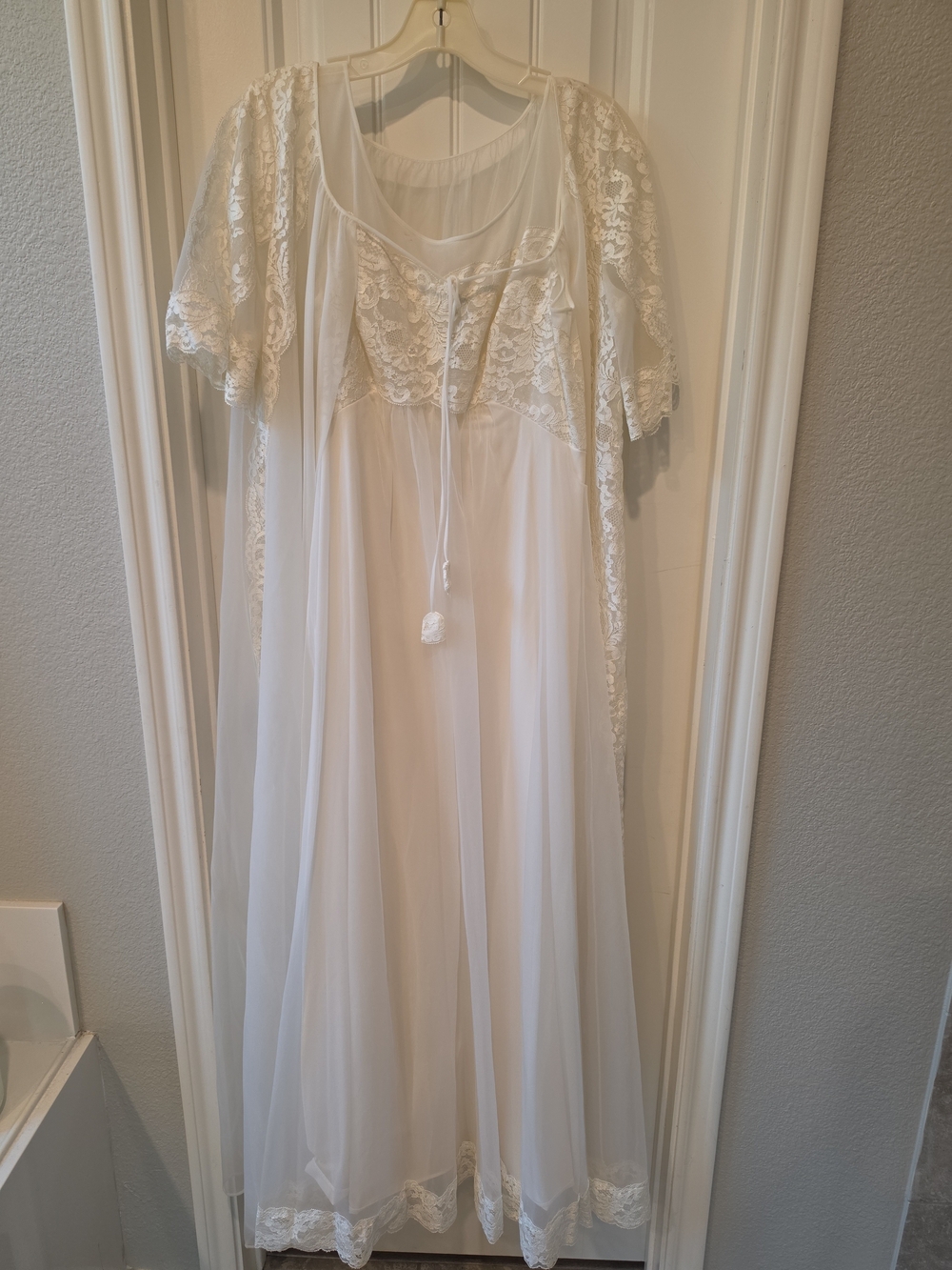 Vintage Shadowline White Nylon Peignoir Set Lace Robe Nightgown Small Bridal
